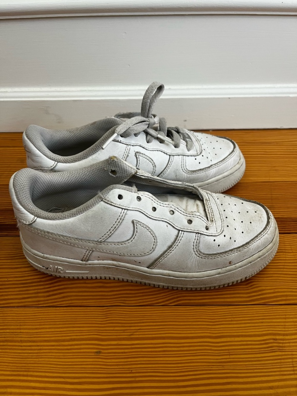 Nike Kids AF1 size 4Y - Picture 4 of 6